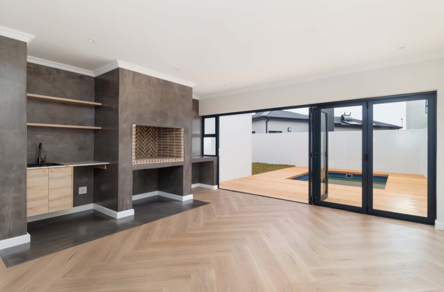 4 Bedroom Property for Sale in Sandown Western Cape